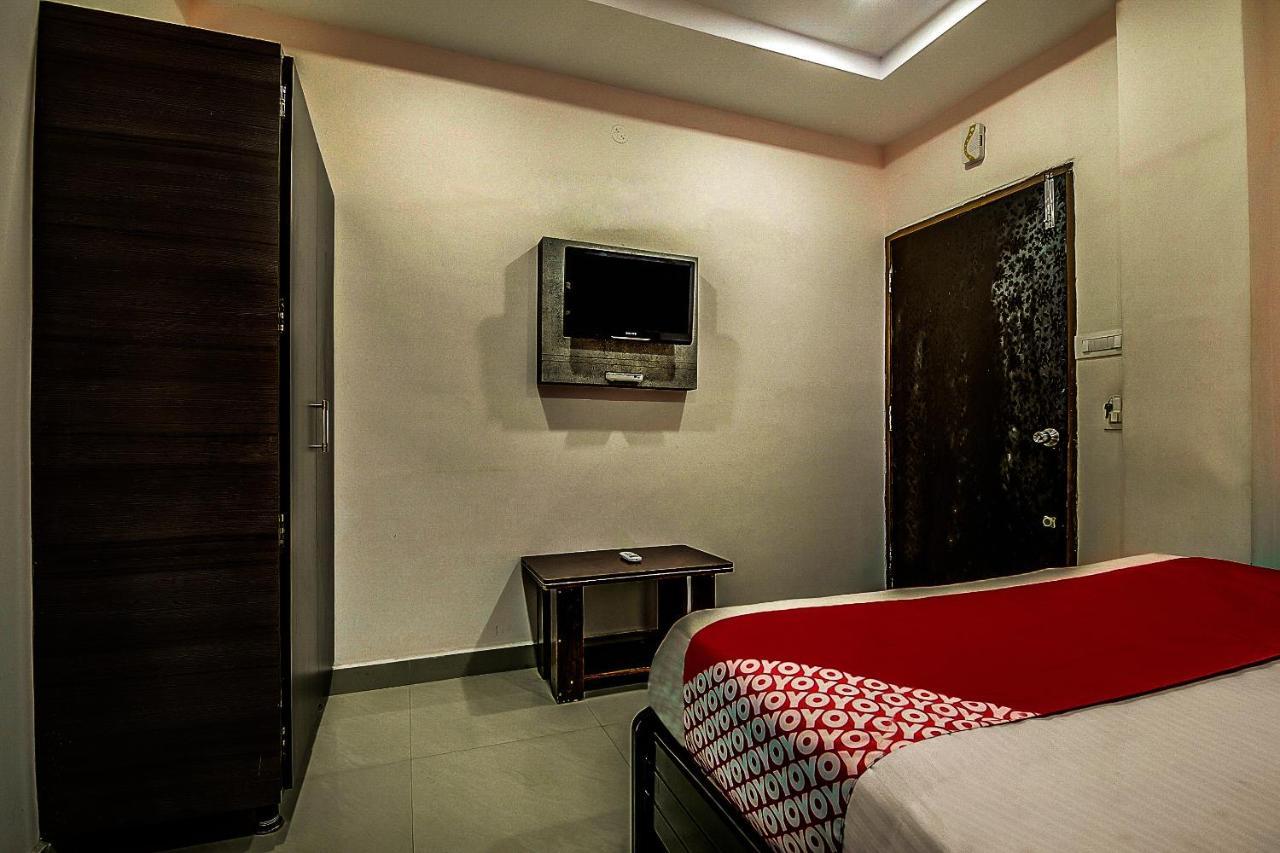 Oyo 8929 Stay Siddhartha Residency Jalāripeta Екстериор снимка