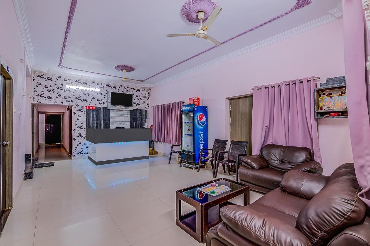 Oyo 8929 Stay Siddhartha Residency Jalāripeta Екстериор снимка